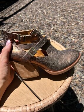 Kork-Ease Brown Leather Cutout Ankle Booties Heeled Shoes Women’s